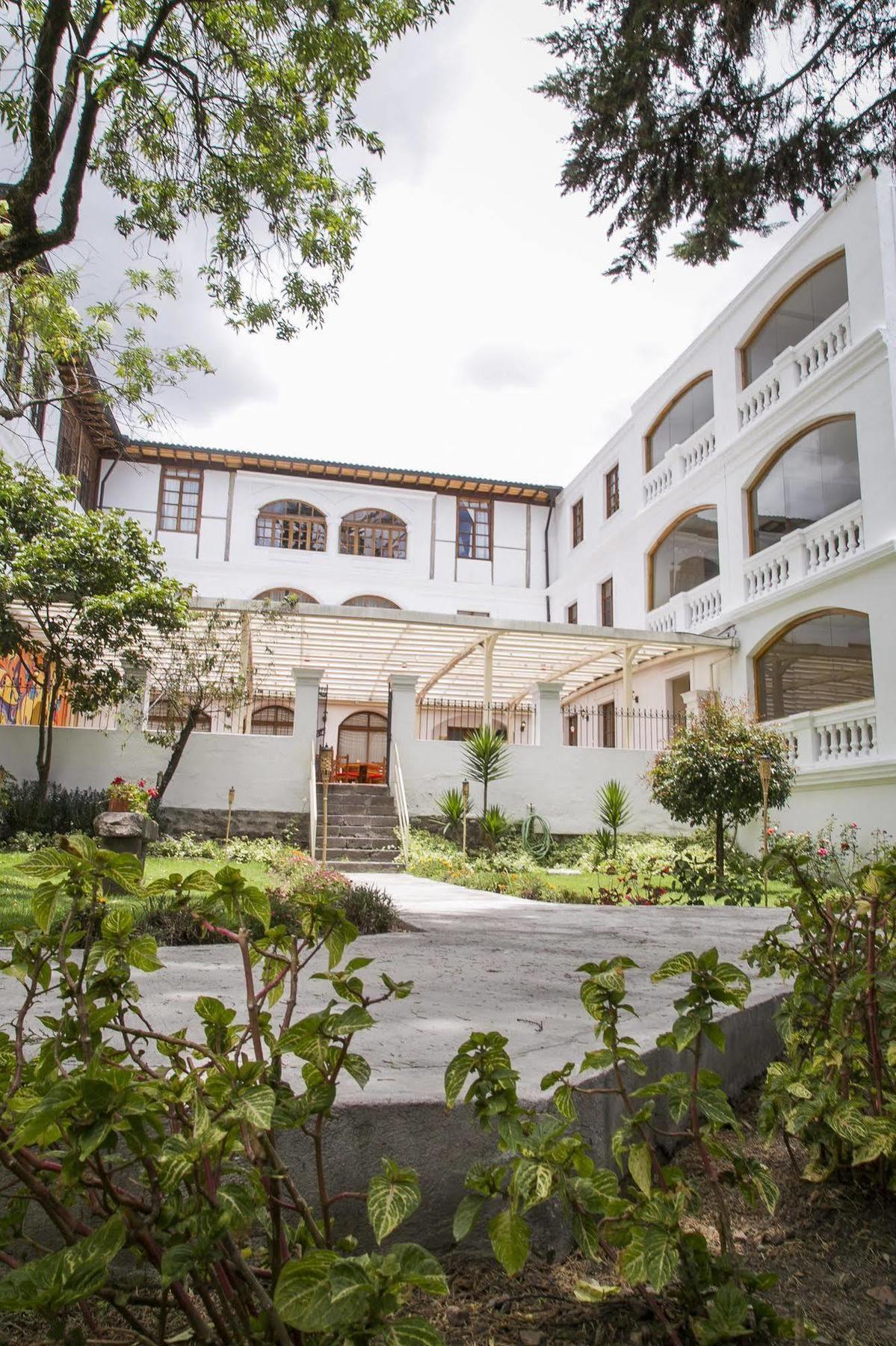 Solera House Adventure Hostel Quito Exterior photo